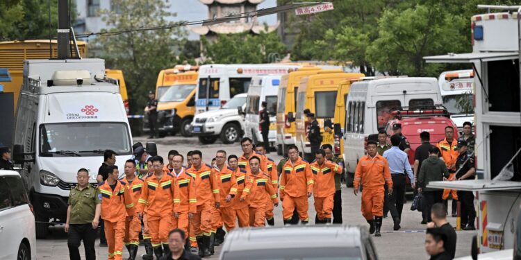 Explosão em mina de carvão na China mata 82 pessoas