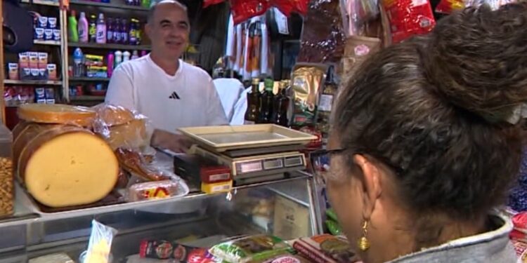 Mercado Campineiro faz 70 anos com histórias de famílias e resistência do 'comércio à moda antiga'