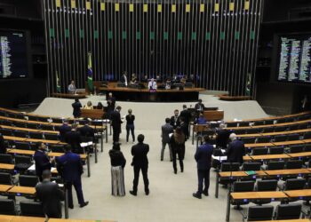 Minirreforma eleitoral reduz controle de gastos partidários; entenda