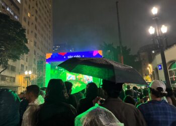 Sob chuva e frio de 16ºC, público lota Centro de SP no 1º dia da Virada Cultural; cultura do Pará domina madrugada